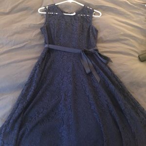 Lace maternity dress - size large